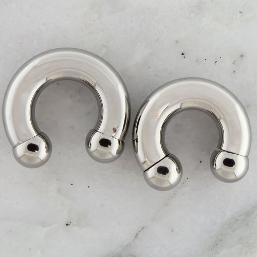 0G INTERNALLY THREADED HORSESHOES